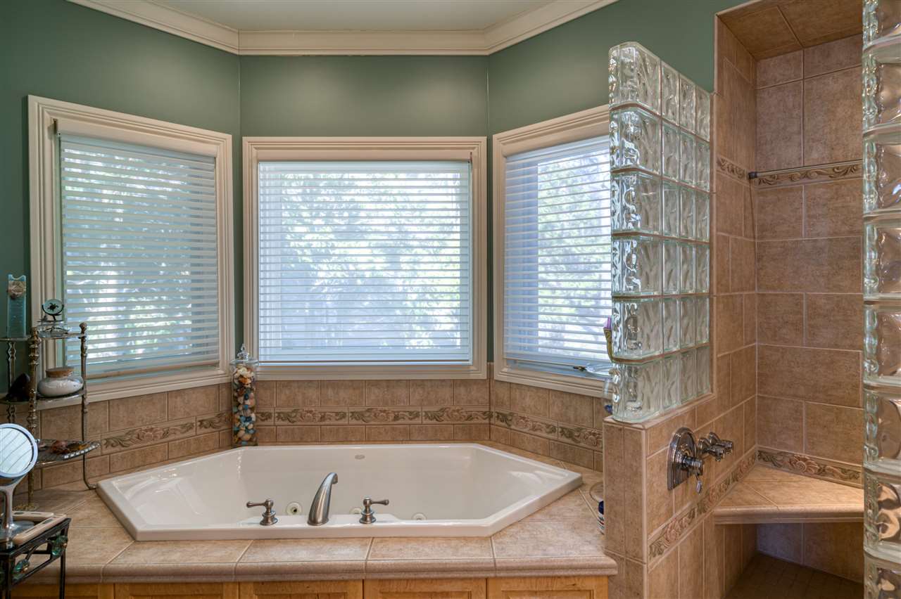7201 Deepwater Point Road Williamsburg, MI 49690 - Photo 23 of 56 1888030-22.JPG