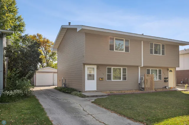 $166,500 | 1220 20th Street North, Moorhead, MN 56560