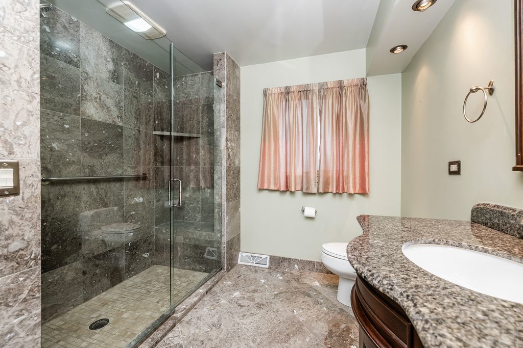 1012 South Church Road Mount Prospect, IL 60056 - Photo 18 of 43