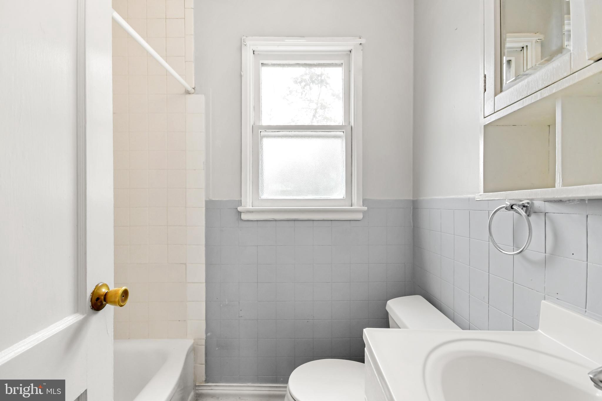 3229 Medway Street Silver Spring, MD 20902 - Photo 27 of 40 Upper Level Bath