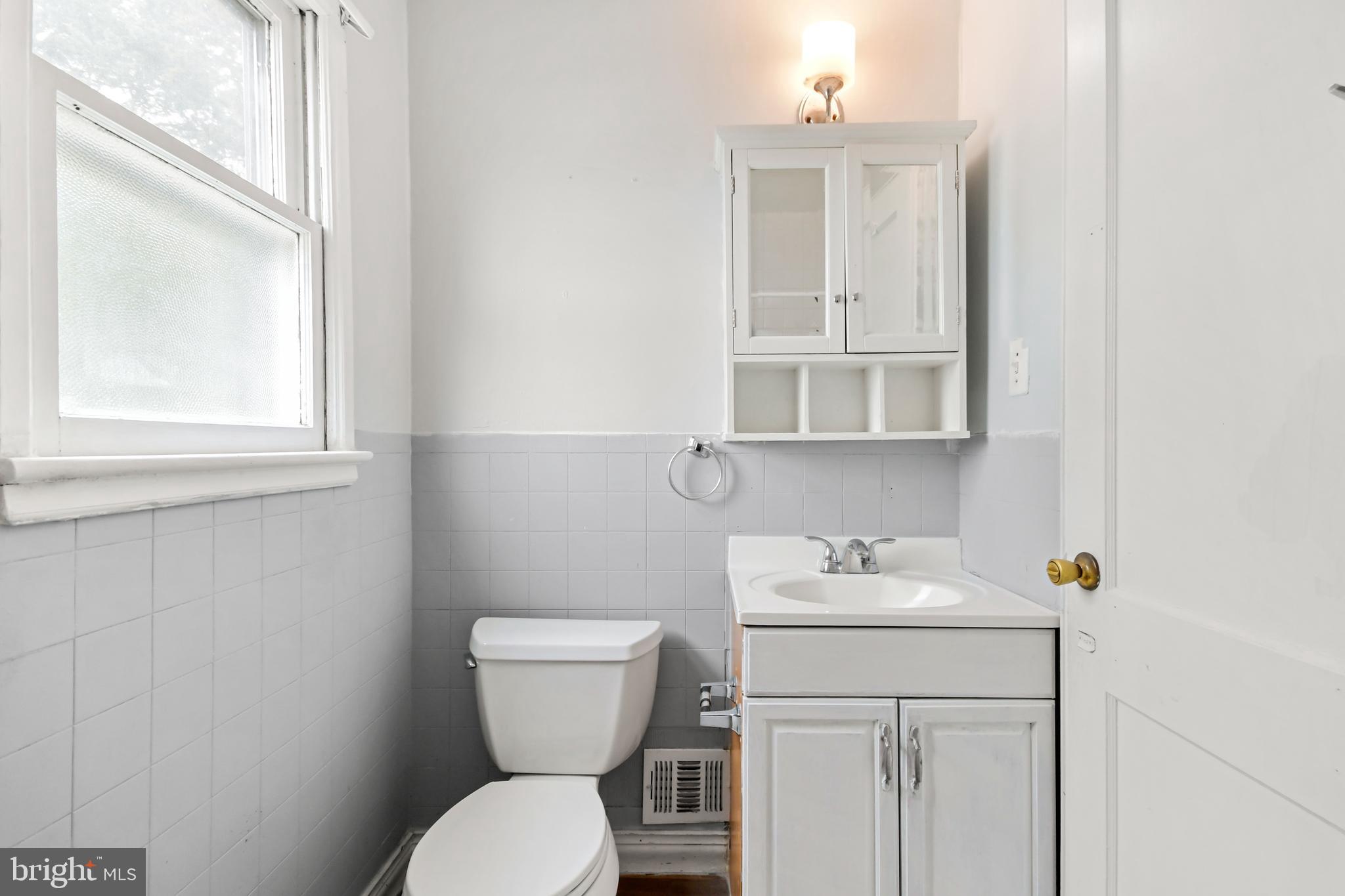3229 Medway Street Silver Spring, MD 20902 - Photo 28 of 40 Bath