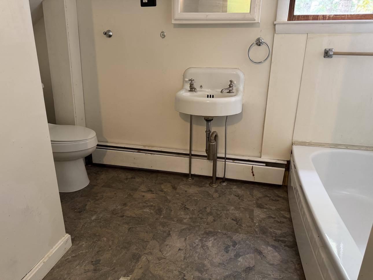 8 Rowell Road Hampden, ME 04444 - Photo 18 of 25 462640948_534815692877440_67344273303680