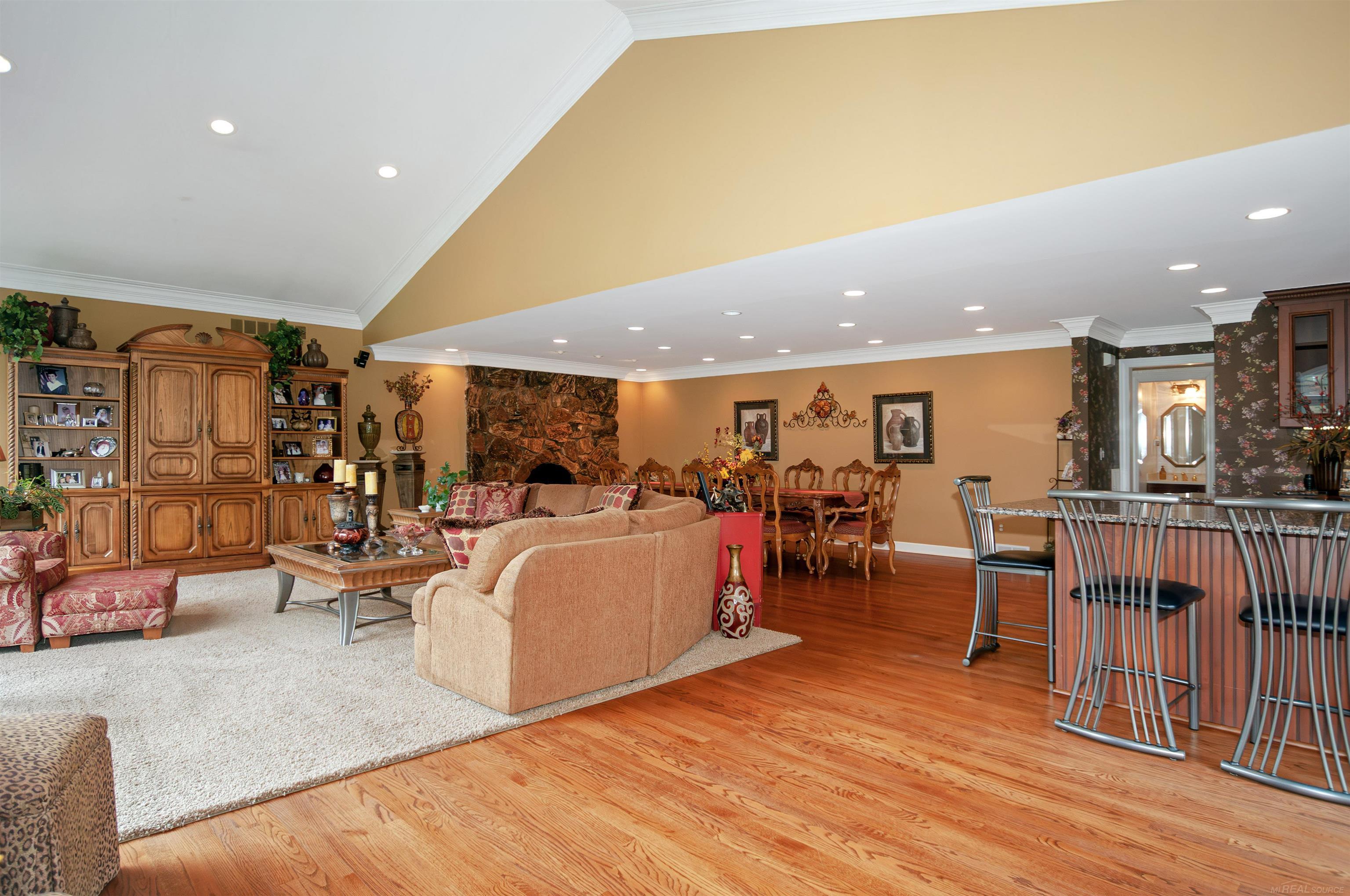 1010 Canterbury Road Grosse Pointe Woods, MI 48236 - Photo 26 of 65
