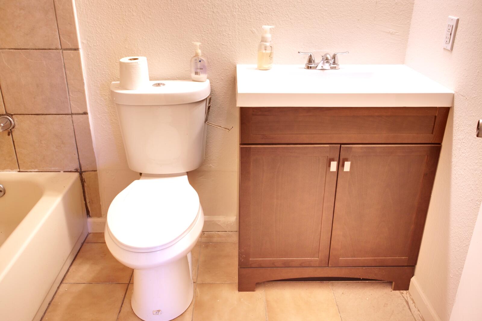 558 Perry Avenue Corcoran, CA 93212 - Photo 20 of 42 edit2nd Bath 2