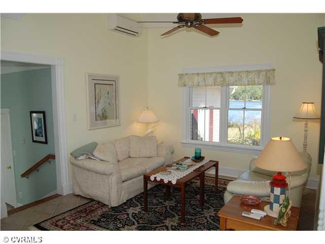 729 Buzzards Point Road Reedville, VA 22539 - Photo 5 of 11 Den/Family/Great Room