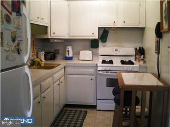 1446 Rainer Road Brookhaven, PA 19015 - Photo 3 of 12 Kitchen