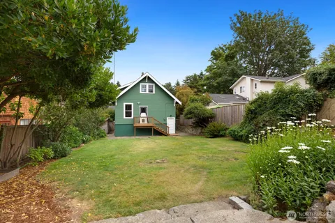 $1,025,000 | 4611 34th Avenue West, Seattle, WA 98199
