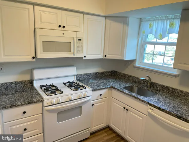 $2,300 | 4513-15 Rosemarie Drive, Bensalem, PA 19020