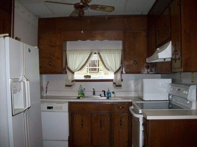 402 Main Street Bruceville, IN 47516 - Photo 2 of 9