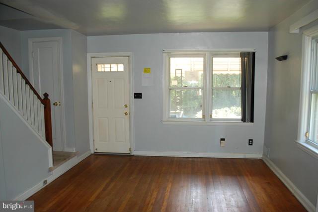 4530 Mountview Road Baltimore, MD 21229 - Photo 7 of 13 Living Room