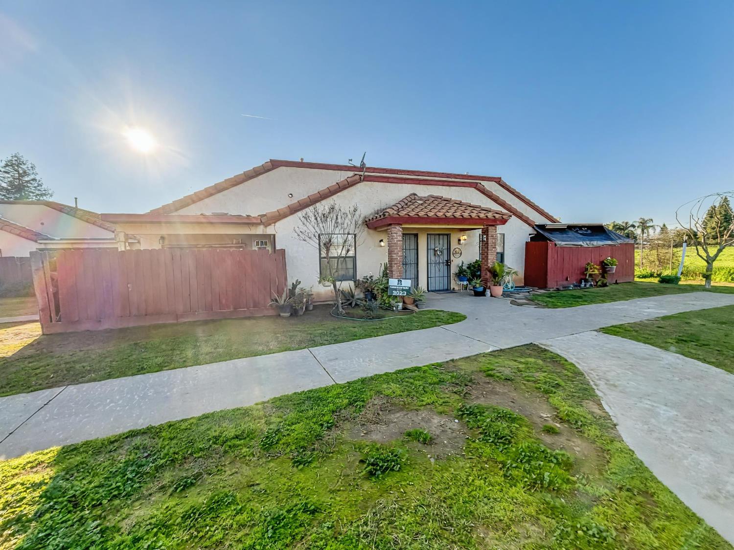 1405 East Cypress Avenue, Unit 157 Reedley, CA 93654 - Photo 1 of 12