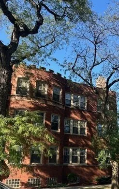 $1,300 | 2102-2104 East 82nd Street, Unit 1E, Chicago, IL 60617