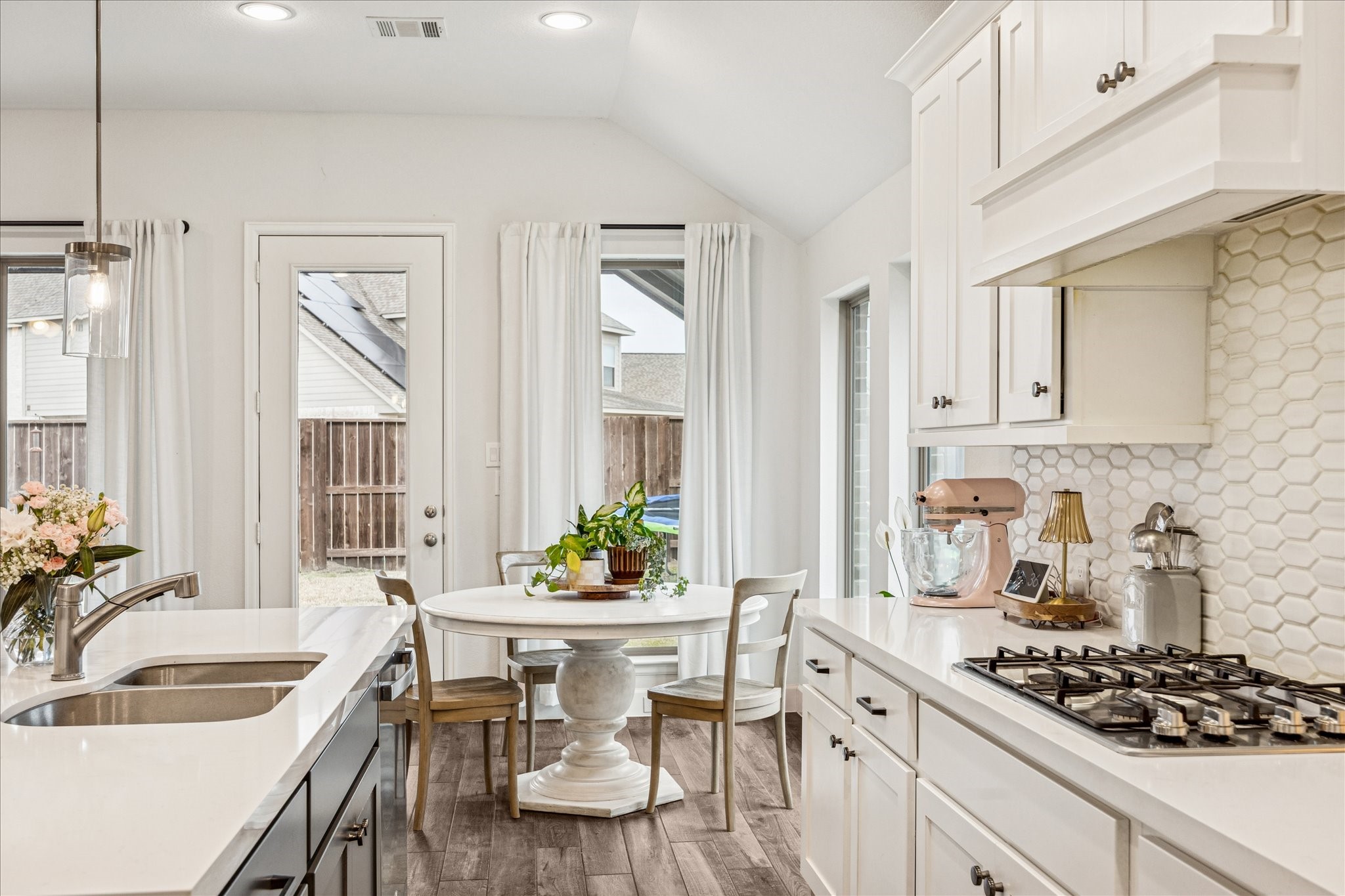 4527 Peloton Road Rosharon, TX 77583 - Photo 2 of 30