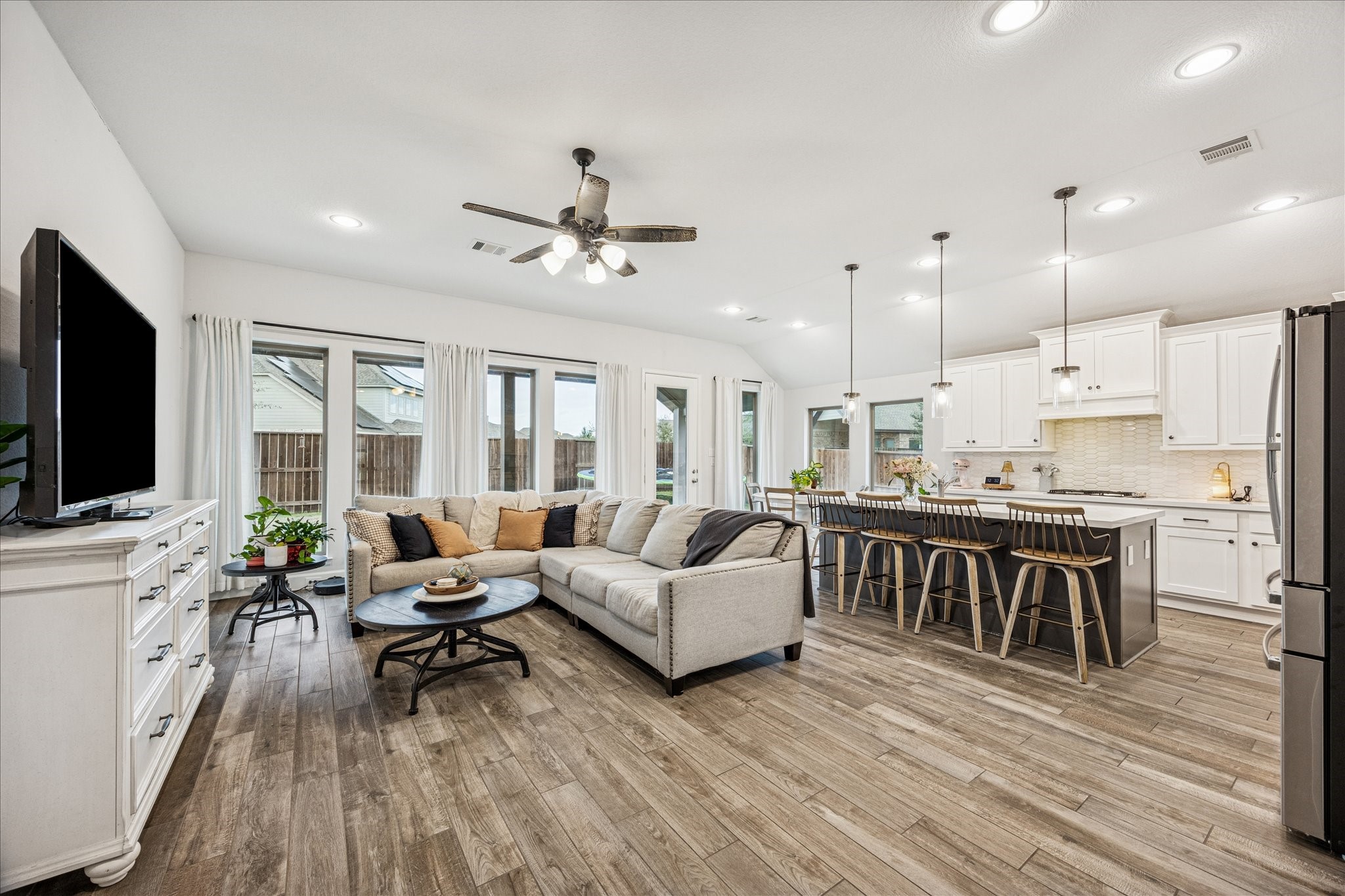 4527 Peloton Road Rosharon, TX 77583 - Photo 3 of 30