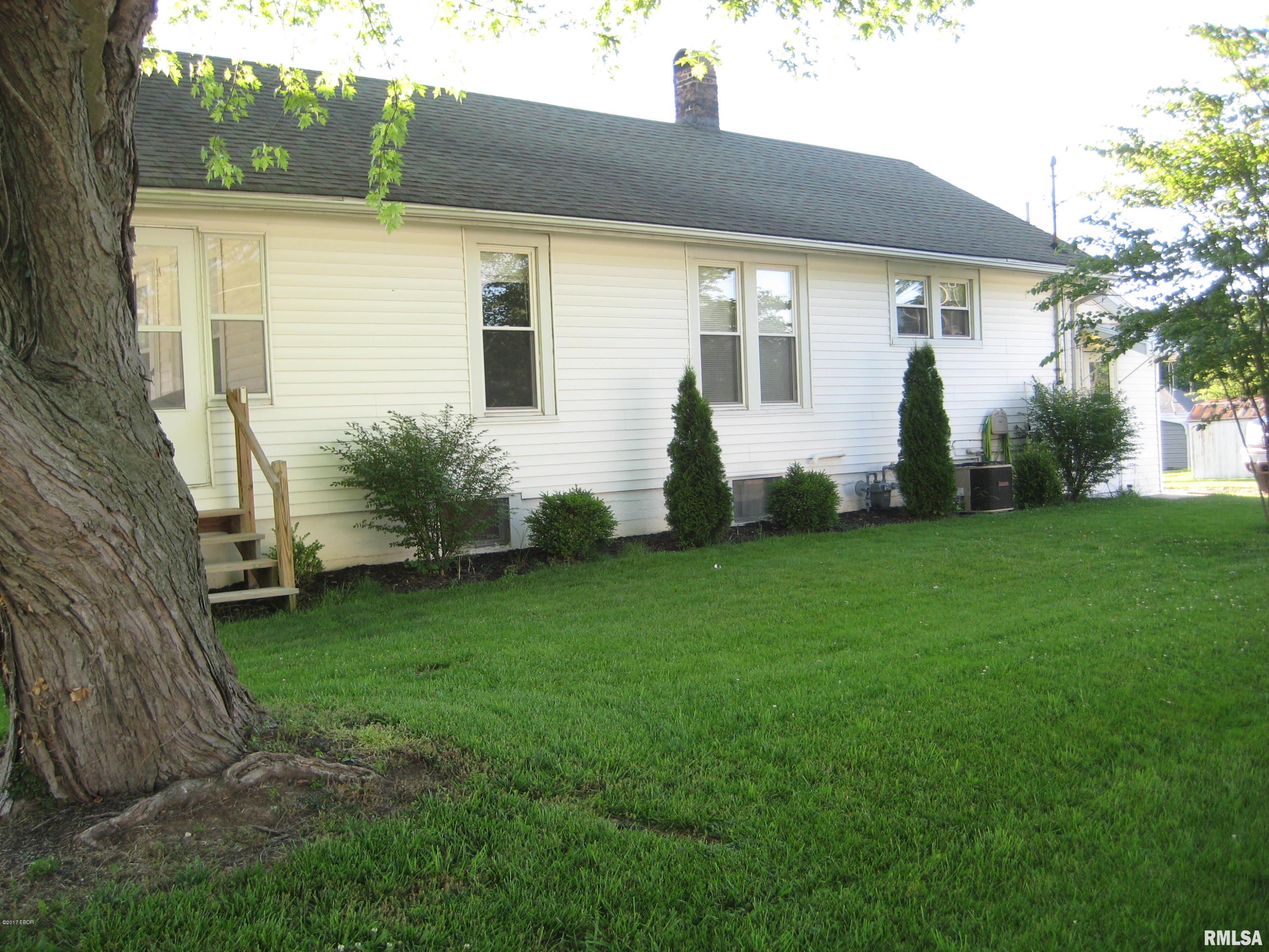 101 West Johnson Valier, IL 62891 - Photo 4 of 17 Gallery Image 4