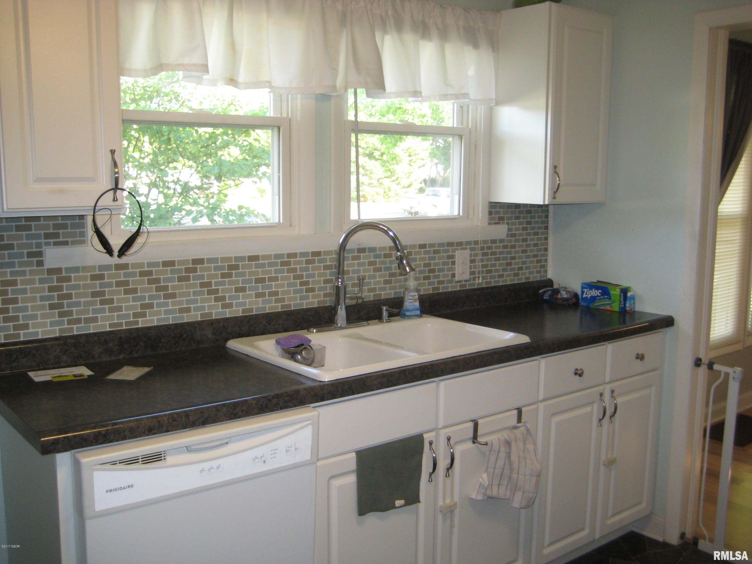 101 West Johnson Valier, IL 62891 - Photo 10 of 17 Gallery Image 10