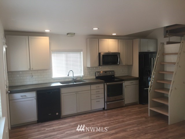 5021 Anderson Road Birch Bay, WA 98230 - Photo 4 of 8 Gallery Image 4