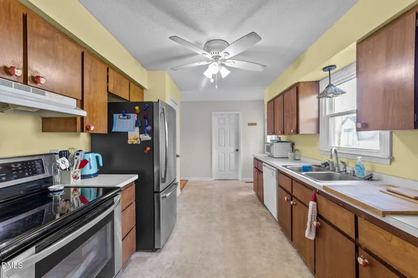 $334,900 | 1900 Cedar Court, Clayton, NC 27520