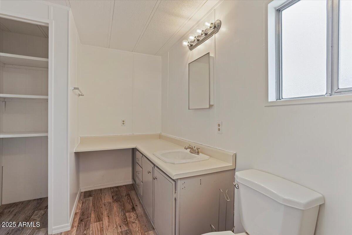 2121 North Center Street, Unit 184 Mesa, AZ 85201 - Photo 18 of 36 Primary bath