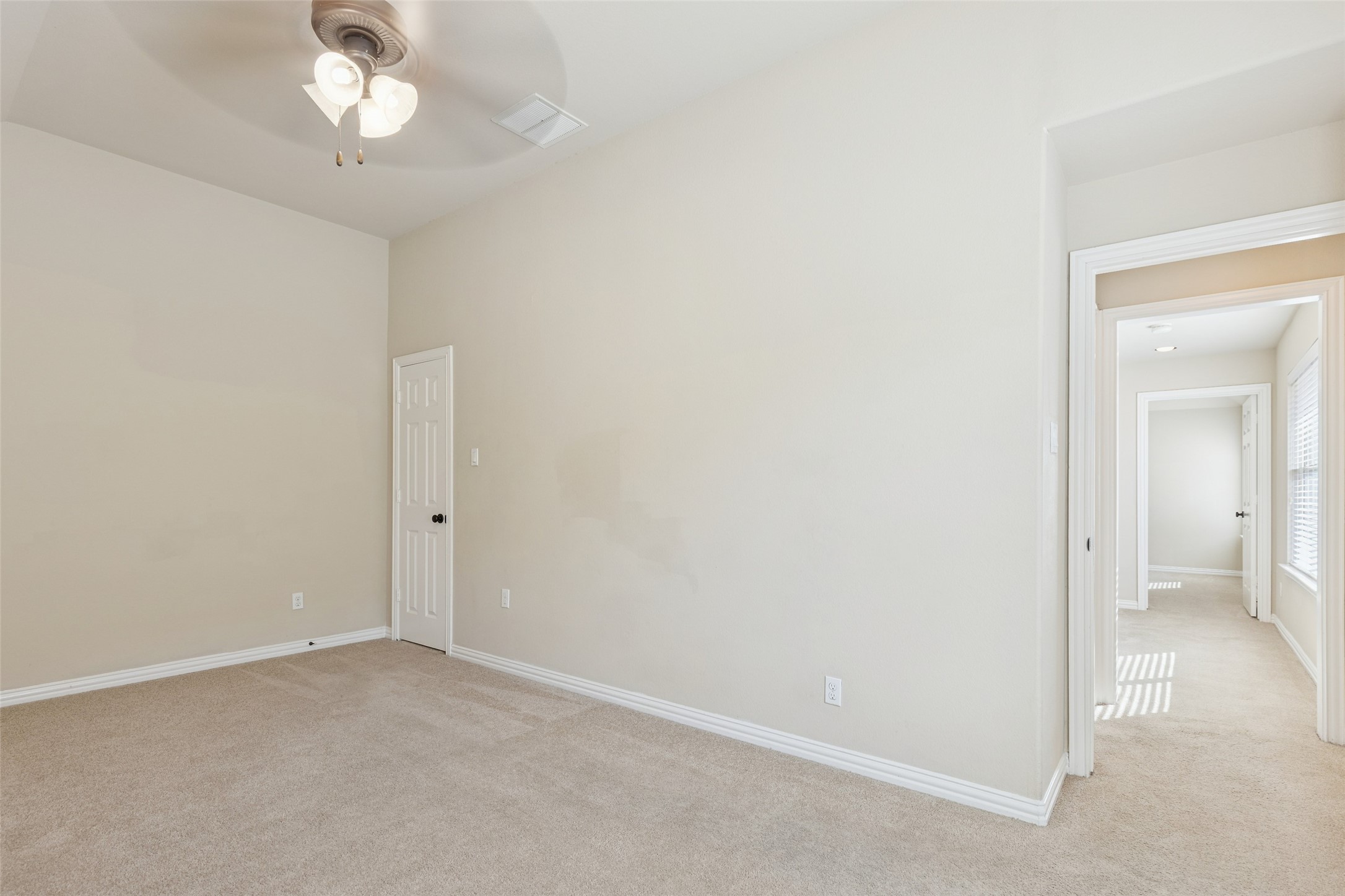 11 Vershire Circle Magnolia, TX 77354 - Photo 30 of 44 an empty room with a bathroom