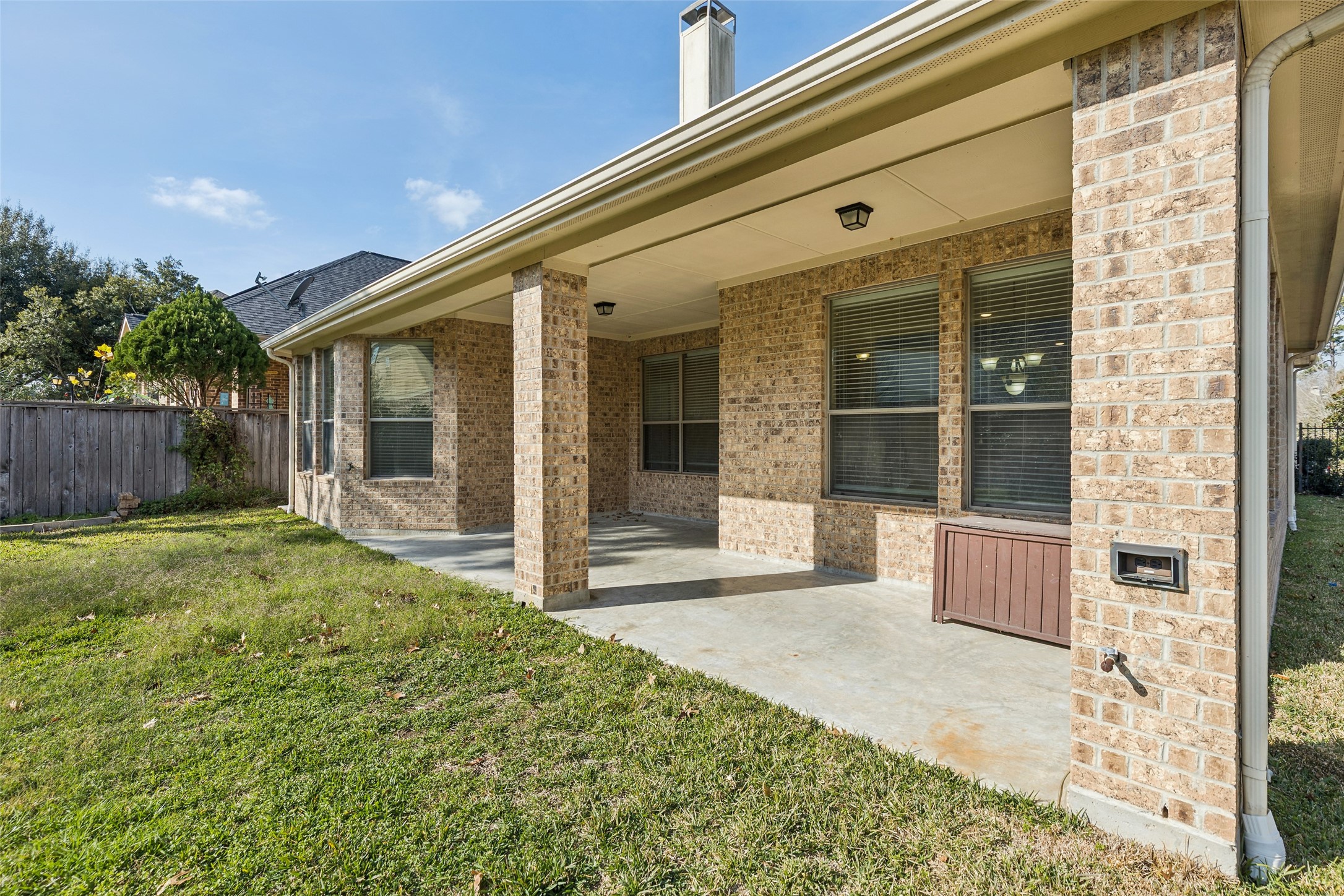 11 Vershire Circle Magnolia, TX 77354 - Photo 39 of 44 a front view of a house with a yard