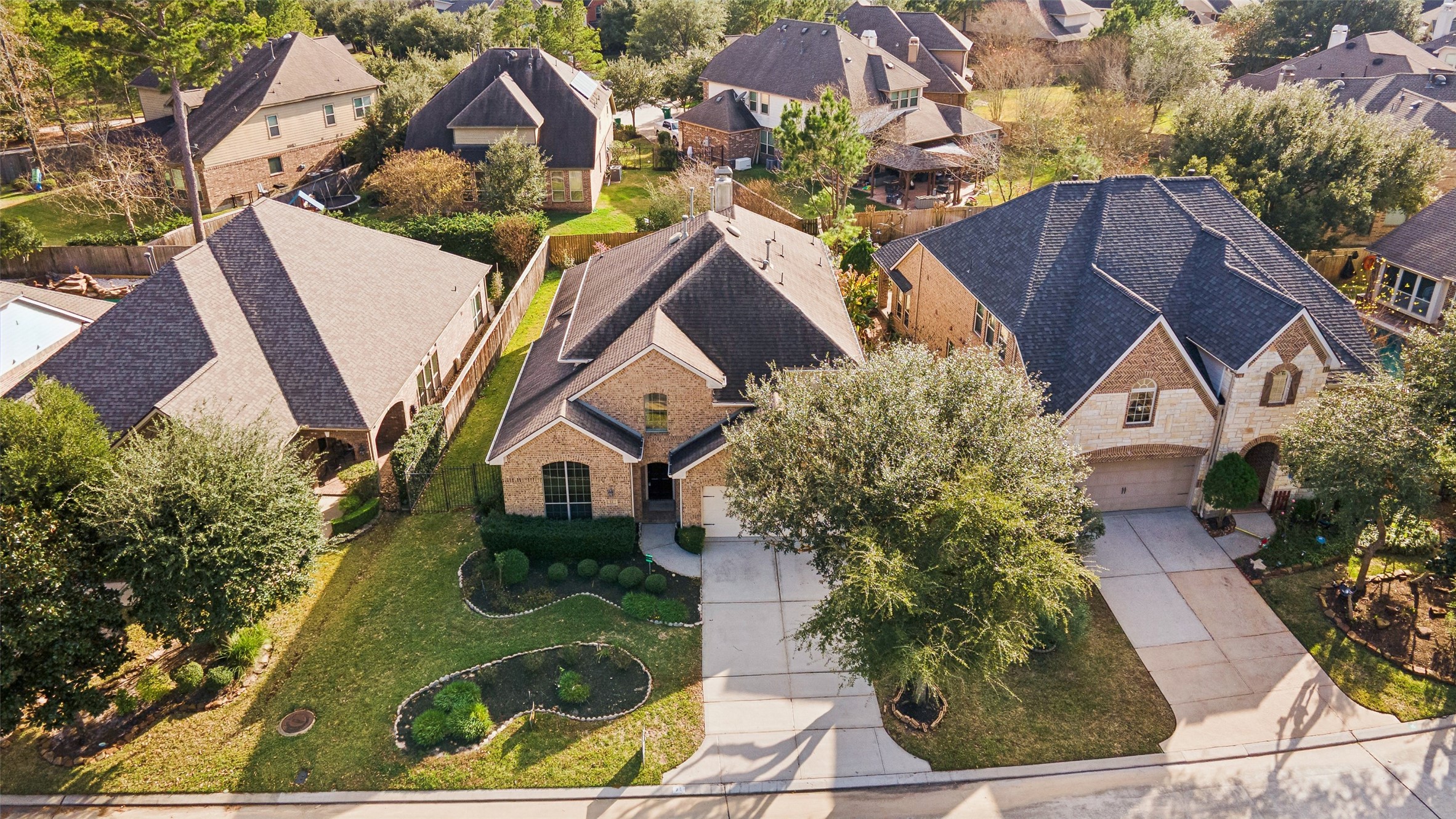 11 Vershire Circle Magnolia, TX 77354 - Photo 43 of 44 an aerial view of a house