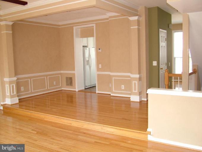 45692 Waterloo Station Square Sterling, VA 20166 - Photo 4 of 8 Dining Room