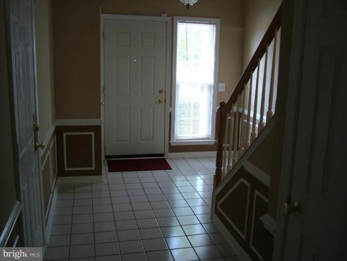 45692 Waterloo Station Square Sterling, VA 20166 - Photo 8 of 8 Entry Foyer