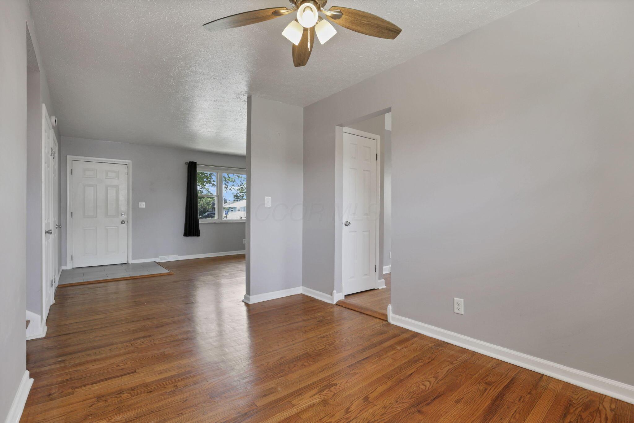 1698 Woodcrest Road Columbus, OH 43232 - Photo 12 of 51 12-web-or-mls-0D3A2277