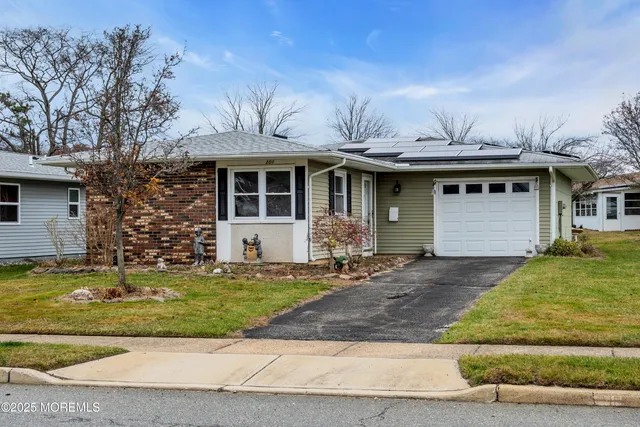 $285,000 | 201 Blake Circle, Brick, NJ 08724