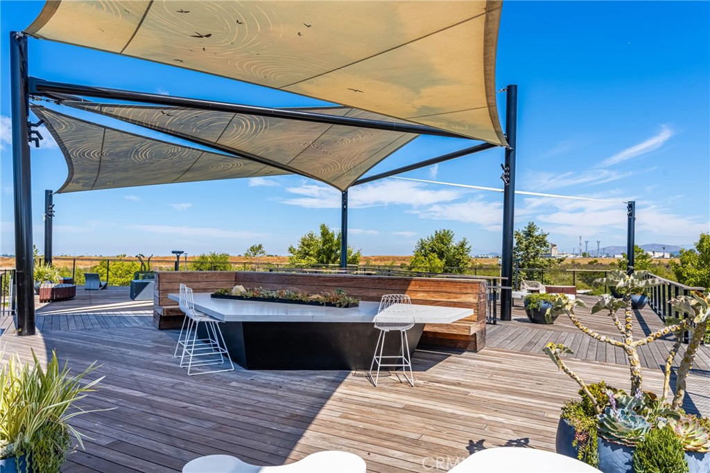 186 Terrapin Irvine, CA 92618 - Photo 34 of 39 a view of a terrace with sitting area