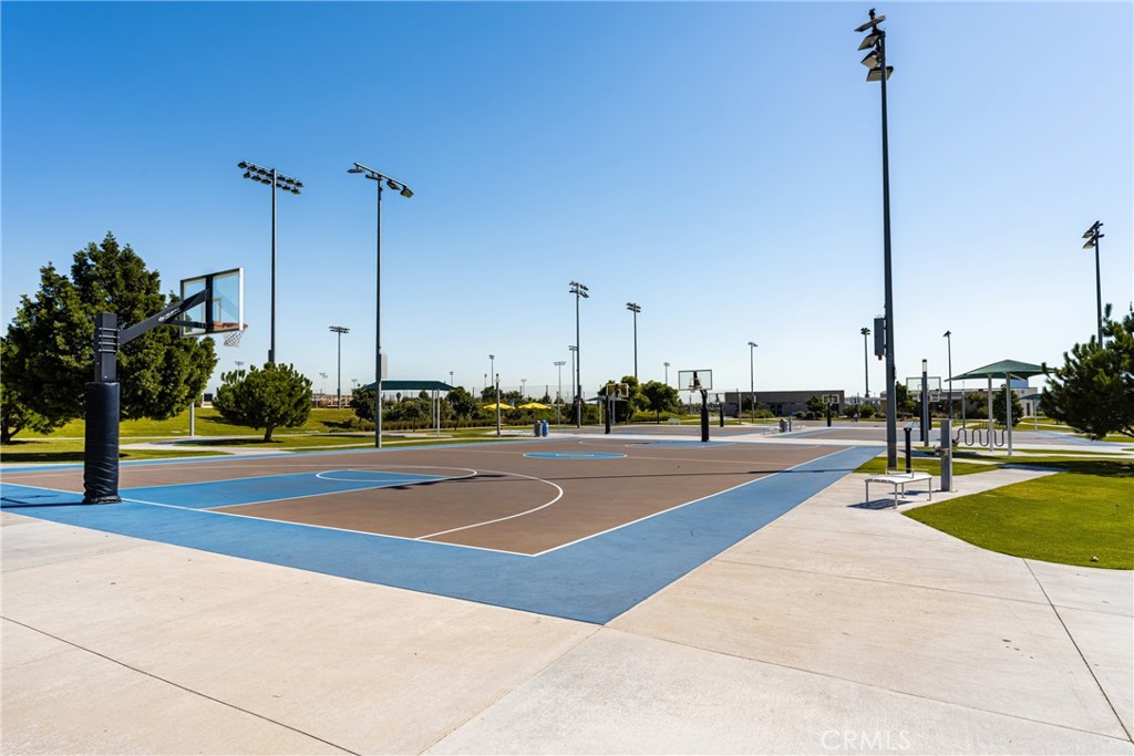 186 Terrapin Irvine, CA 92618 - Photo 36 of 39 a view of a basket ball ground