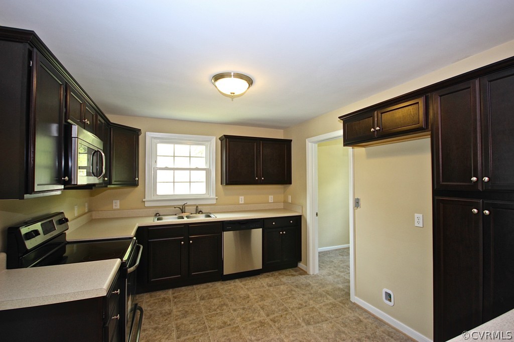 2316 Golden Road Richmond, VA 23230 - Photo 4 of 24 Gallery Image 4