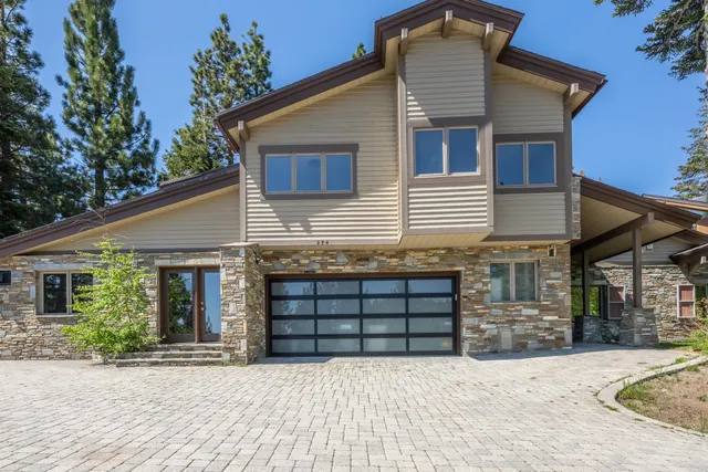 $1,995,000 | 274 Silver Tip Lane, Unit 17, Mammoth Lakes, CA 93546