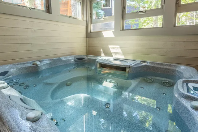 $1,995,000 | 274 Silver Tip Lane, Unit 17, Mammoth Lakes, CA 93546