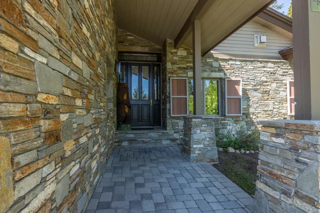 $1,995,000 | 274 Silver Tip Lane, Unit 17, Mammoth Lakes, CA 93546
