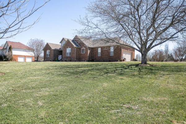 817 Rands Way Columbia, TN 38401 - Photo 2 of 3