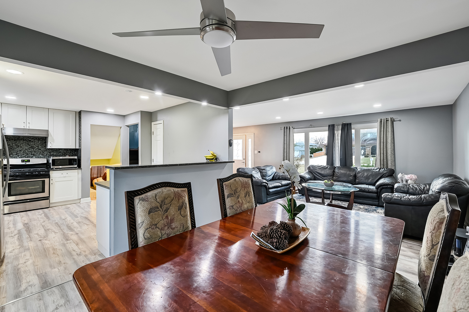 7818 West 101st Place Palos Hills, IL 60465 - Photo 13 of 28