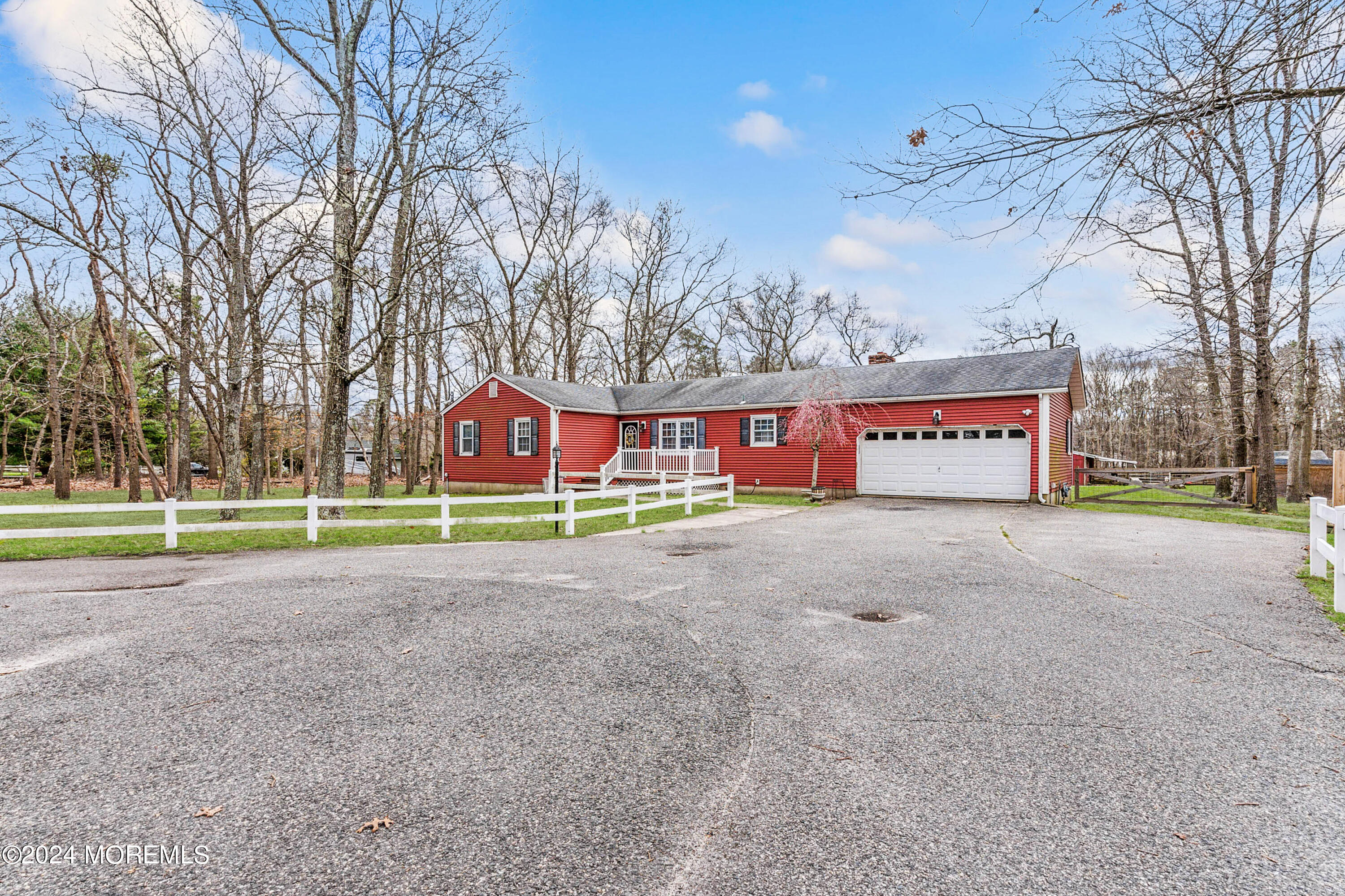 112 Porter Road Howell, NJ 07731 - Photo 3 of 39 a view of a volley ball court