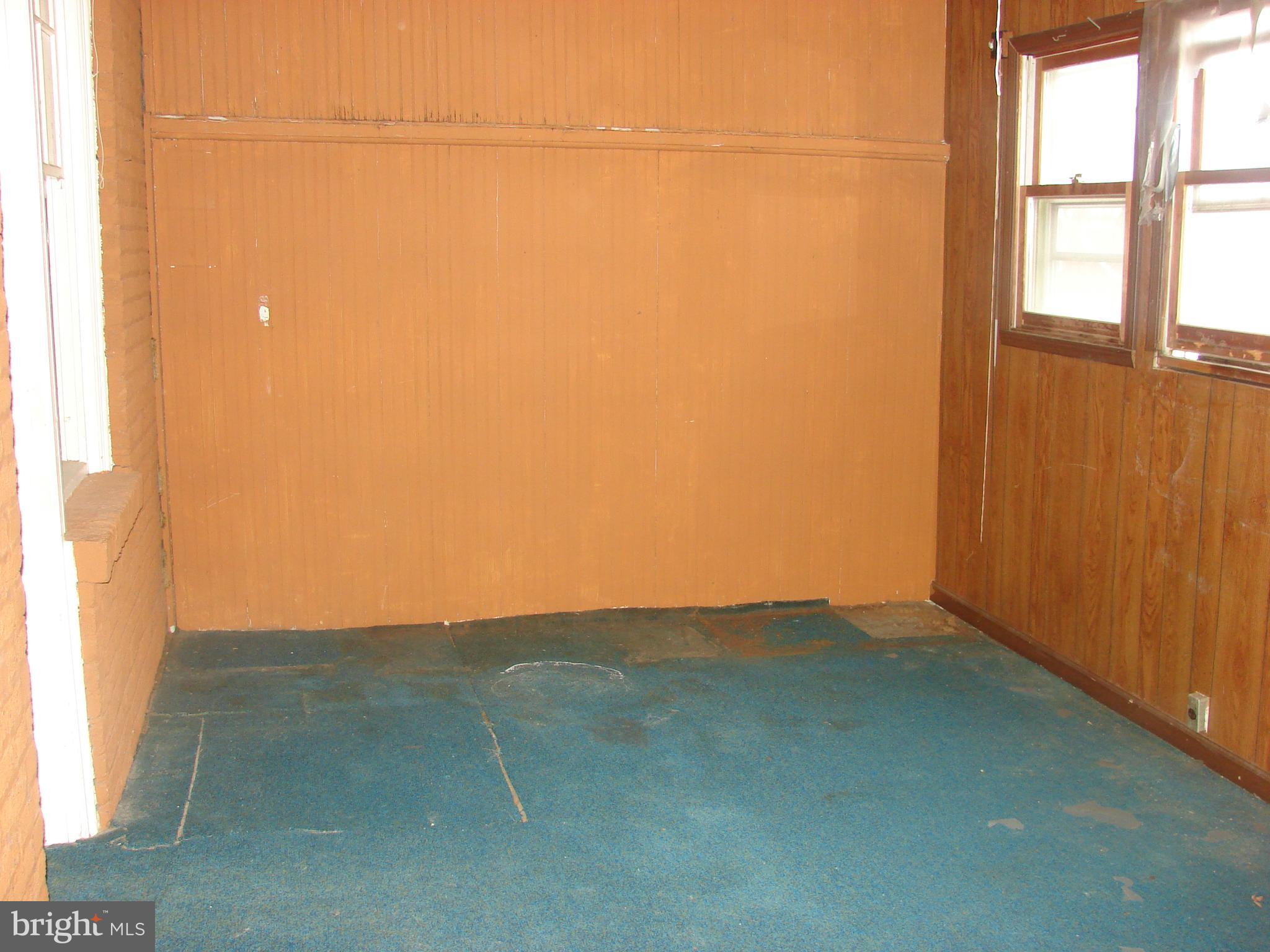 415 Farragut Street Northwest Washington, DC 20011 - Photo 14 of 27 a view of an empty room