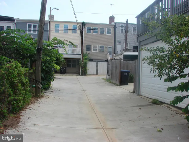 $460,000 | 415 Farragut Street Northwest, Washington, DC 20011