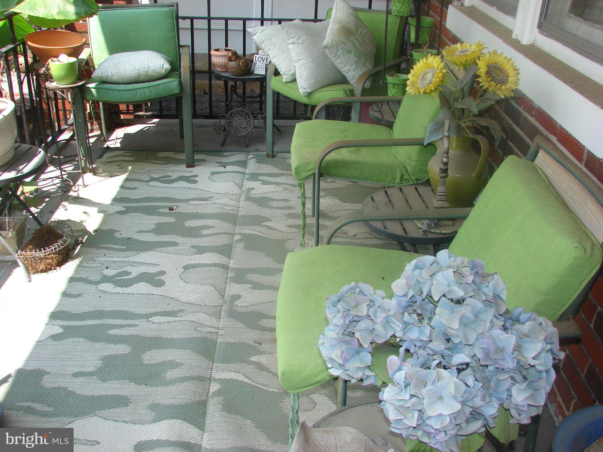 415 Farragut Street Northwest Washington, DC 20011 - Photo 7 of 27 a view of lobby with seating area