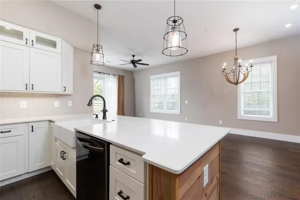 $699,900 | 116 West Main Street, Unit 2A, Blue Ridge, GA 30513