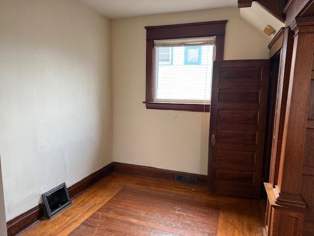 1519 Taylor Avenue Racine, WI 53403 - Photo 8 of 32 IMG_8141