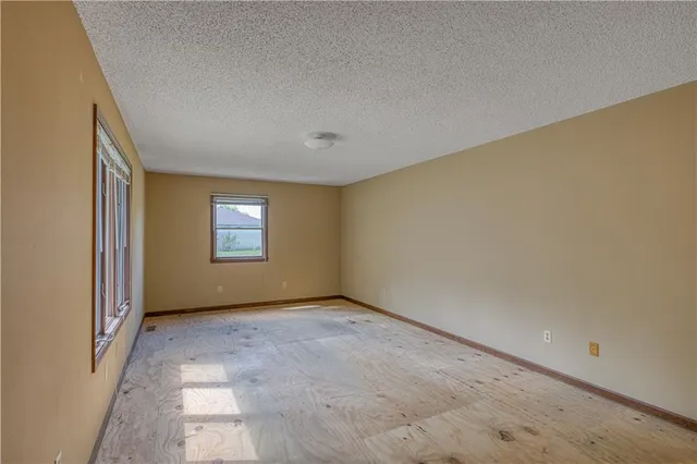 $135,000 | 1124 West 2nd Street, Pittsburg, KS 66762