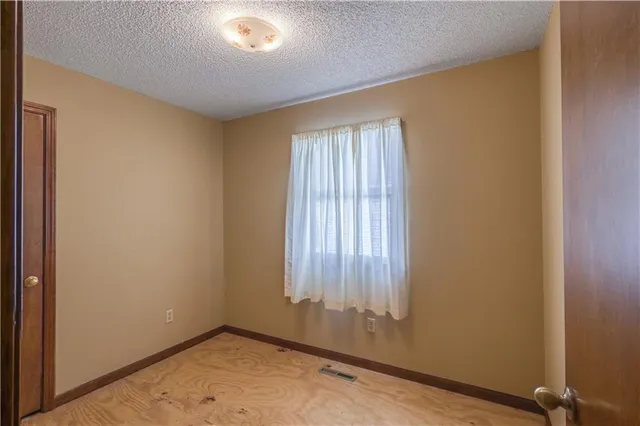 $135,000 | 1124 West 2nd Street, Pittsburg, KS 66762