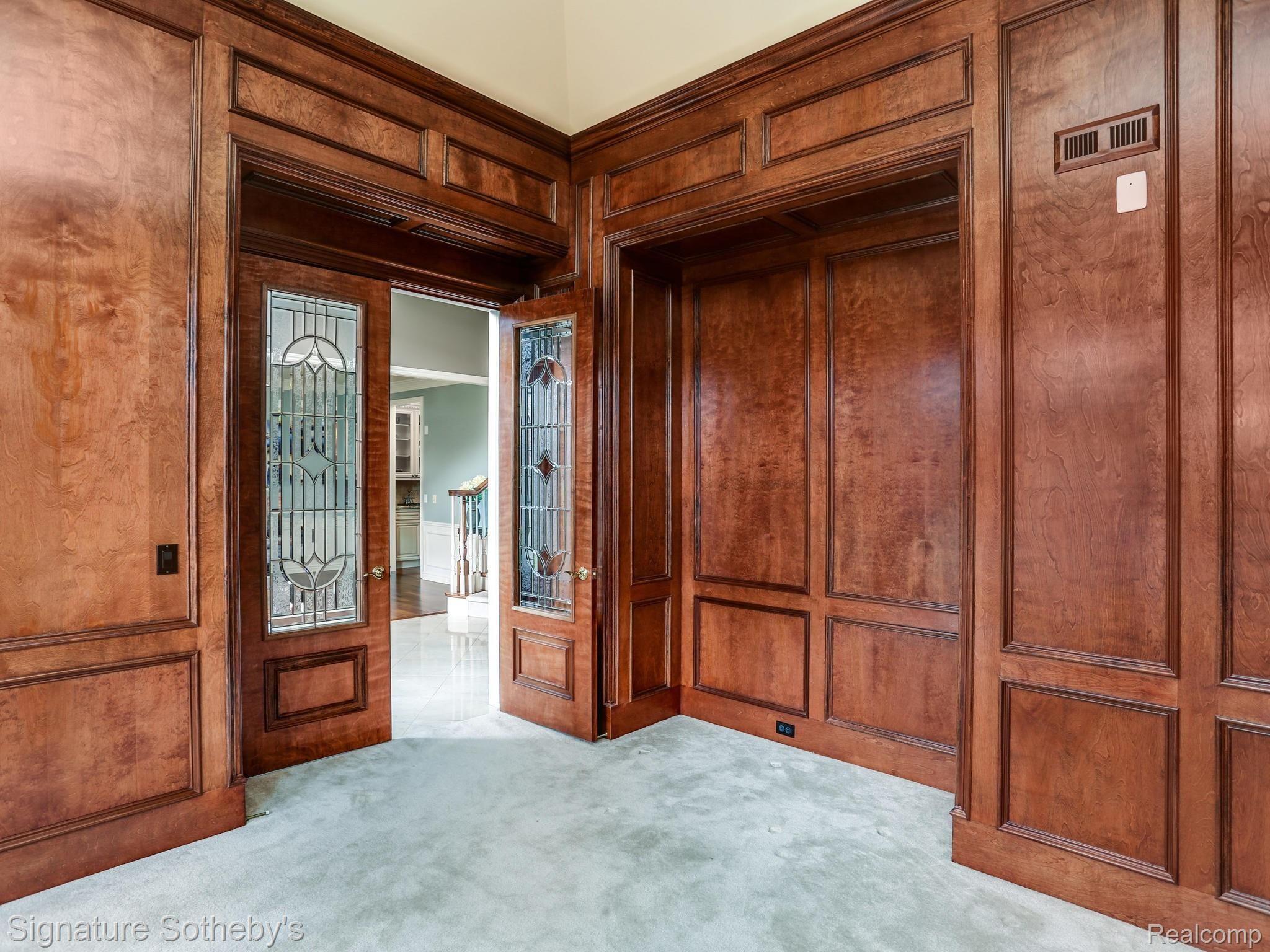 2828 North Addison Circle Rochester, MI 48306 - Photo 6 of 48 2828 S Addison Cir Rochester-068-068-2828 Addison Circle South-MLS_Size.jpg