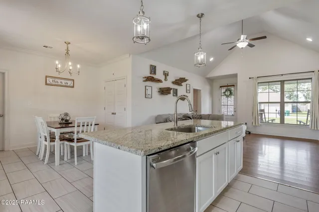 $240,000 | 131 Rue Village Road, Maurice, LA 70555