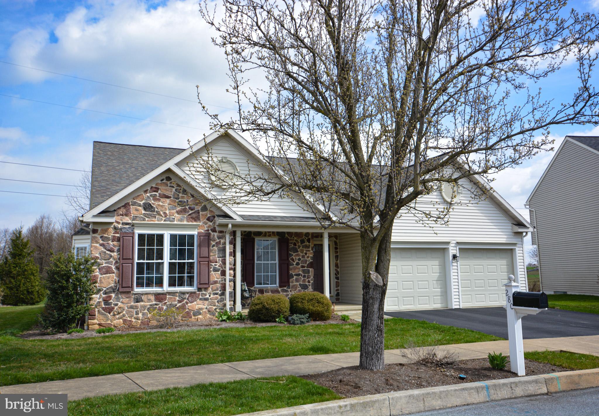 280 Cambridge Lane Lititz, PA 17543 - Photo 1 of 30 Front of Home