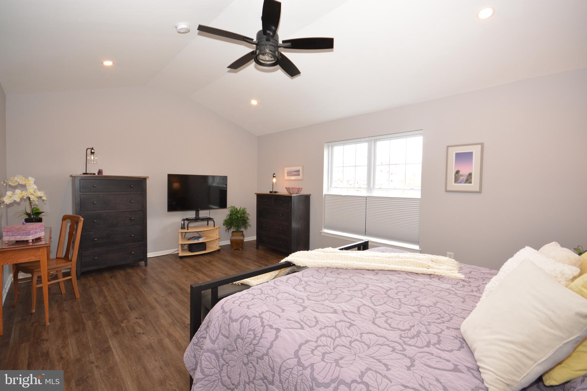280 Cambridge Lane Lititz, PA 17543 - Photo 17 of 30 Primary Bedroom